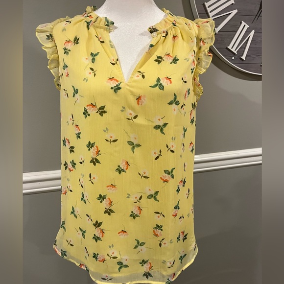 LOFT Tops - Women's Yellow with Flowers Short Sleeve Top - NWOT Size Medium